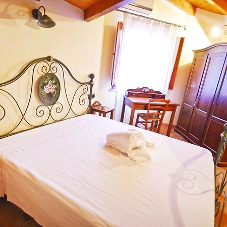 Casa De Ajala - B&B De Charme In Antica Dimora Totalmente Ristrutturata E Dotata Di Tutti I Confort Bagni Privati Spazio Living Patio Esterno Ambienti Climatizzati Degustazioni Prodotti Locali Làconi Eksteriør bilde