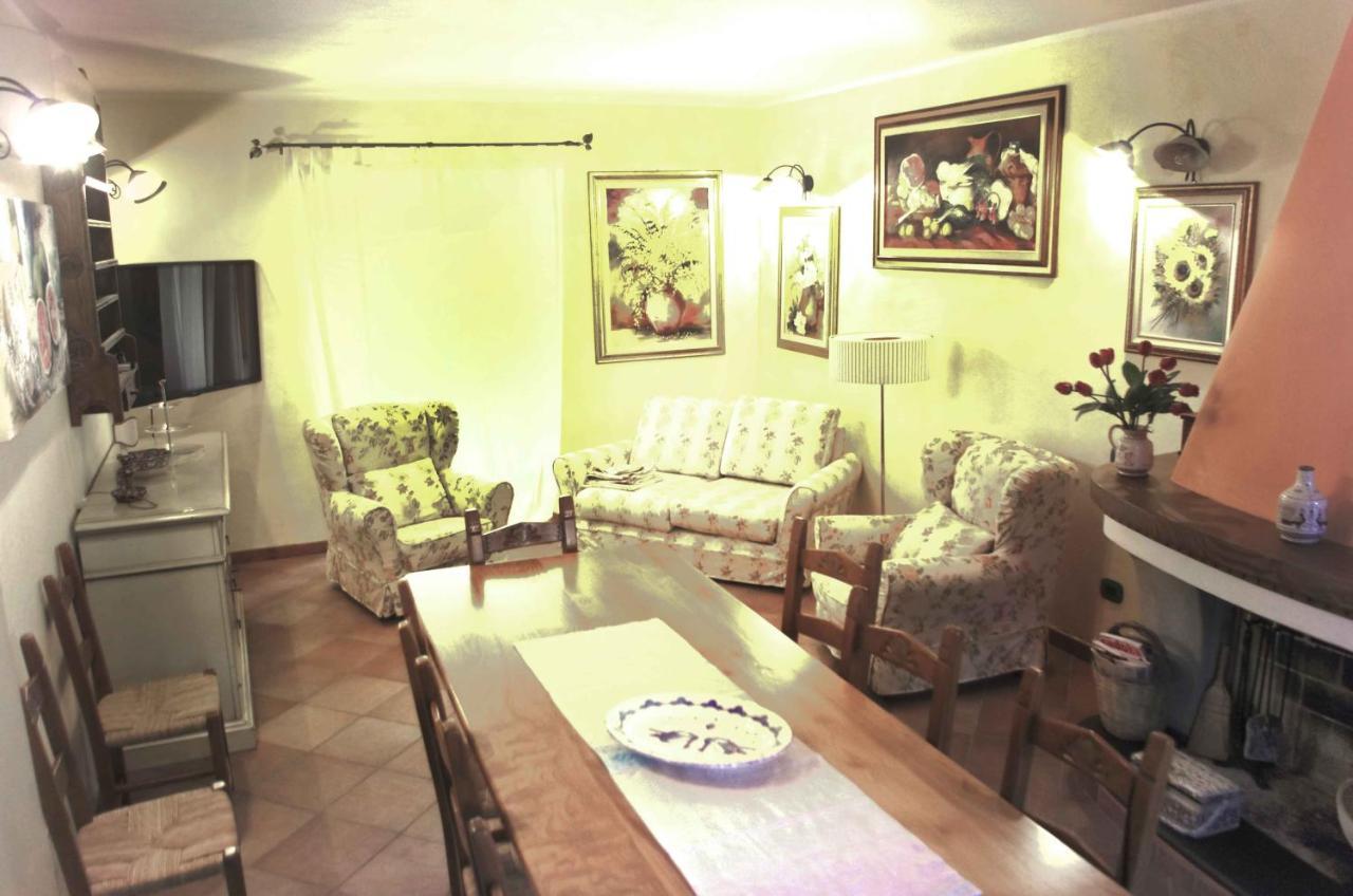 Casa De Ajala - B&B De Charme In Antica Dimora Totalmente Ristrutturata E Dotata Di Tutti I Confort Bagni Privati Spazio Living Patio Esterno Ambienti Climatizzati Degustazioni Prodotti Locali Làconi Eksteriør bilde