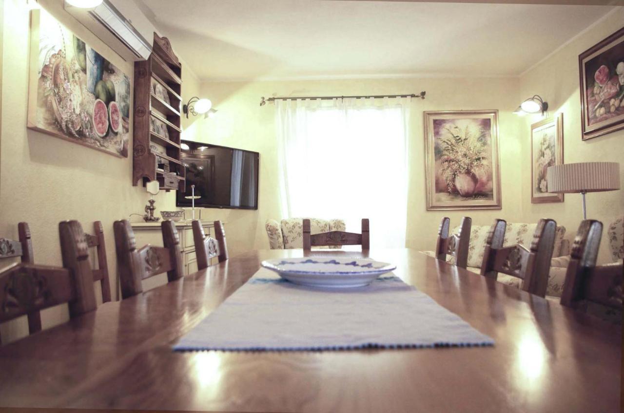 Casa De Ajala - B&B De Charme In Antica Dimora Totalmente Ristrutturata E Dotata Di Tutti I Confort Bagni Privati Spazio Living Patio Esterno Ambienti Climatizzati Degustazioni Prodotti Locali Làconi Eksteriør bilde