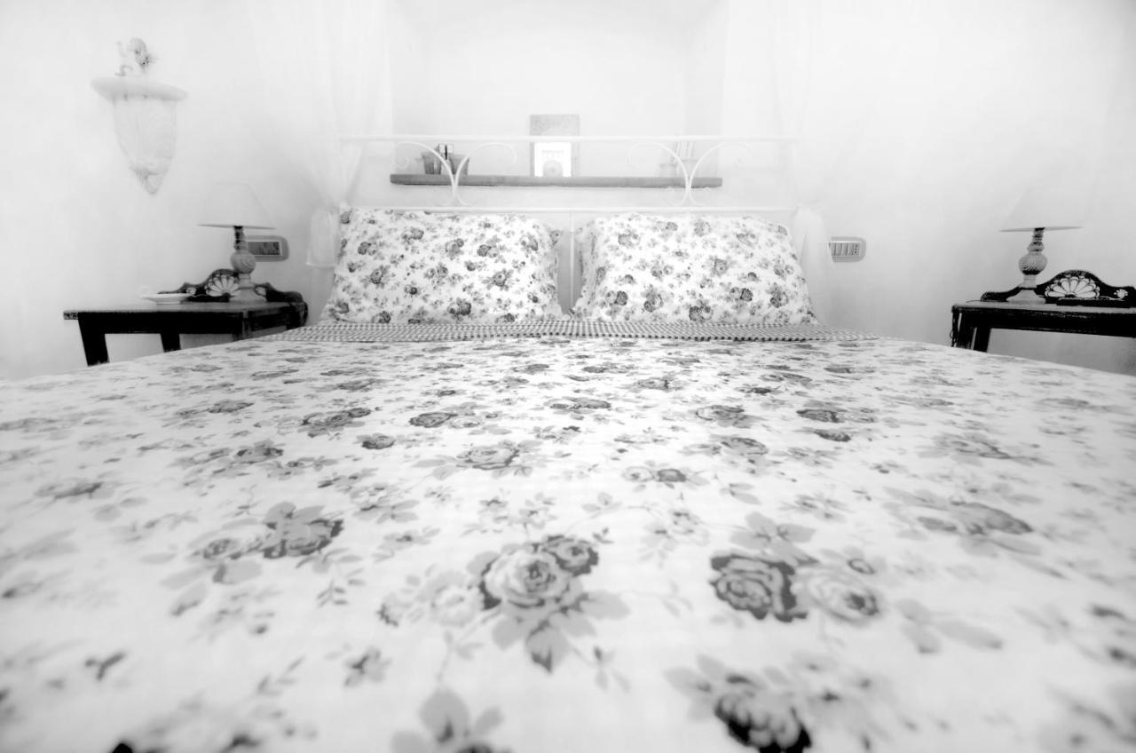 Casa De Ajala - B&B De Charme In Antica Dimora Totalmente Ristrutturata E Dotata Di Tutti I Confort Bagni Privati Spazio Living Patio Esterno Ambienti Climatizzati Degustazioni Prodotti Locali Làconi Eksteriør bilde