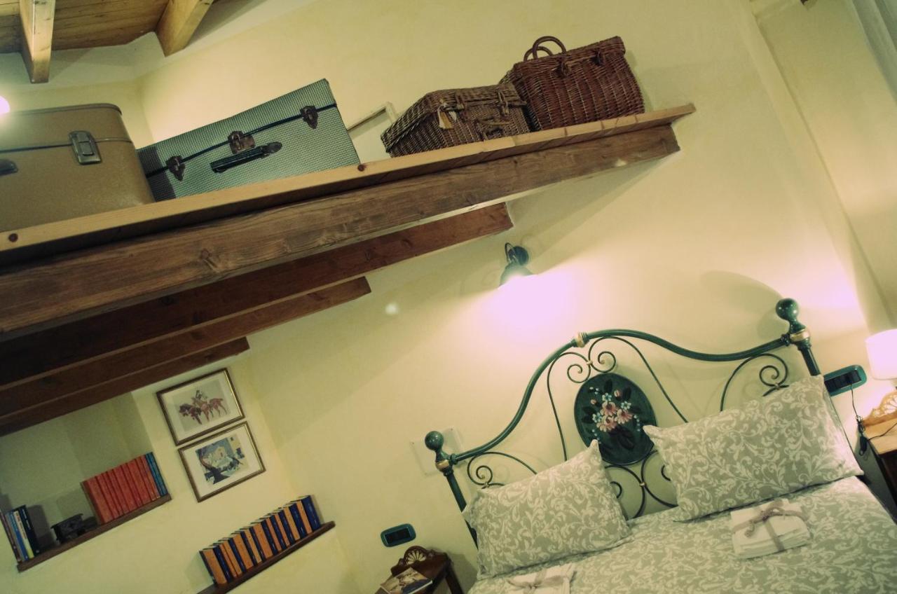 Casa De Ajala - B&B De Charme In Antica Dimora Totalmente Ristrutturata E Dotata Di Tutti I Confort Bagni Privati Spazio Living Patio Esterno Ambienti Climatizzati Degustazioni Prodotti Locali Làconi Eksteriør bilde