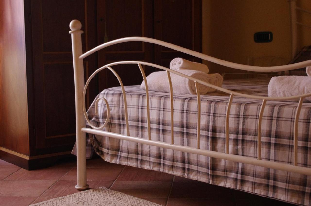 Casa De Ajala - B&B De Charme In Antica Dimora Totalmente Ristrutturata E Dotata Di Tutti I Confort Bagni Privati Spazio Living Patio Esterno Ambienti Climatizzati Degustazioni Prodotti Locali Làconi Eksteriør bilde