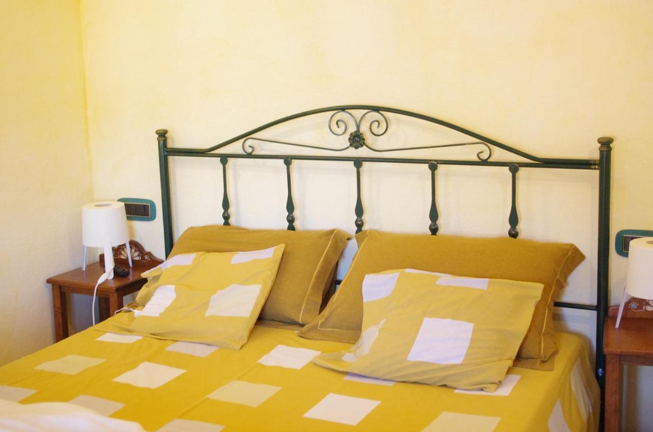 Casa De Ajala - B&B De Charme In Antica Dimora Totalmente Ristrutturata E Dotata Di Tutti I Confort Bagni Privati Spazio Living Patio Esterno Ambienti Climatizzati Degustazioni Prodotti Locali Làconi Eksteriør bilde