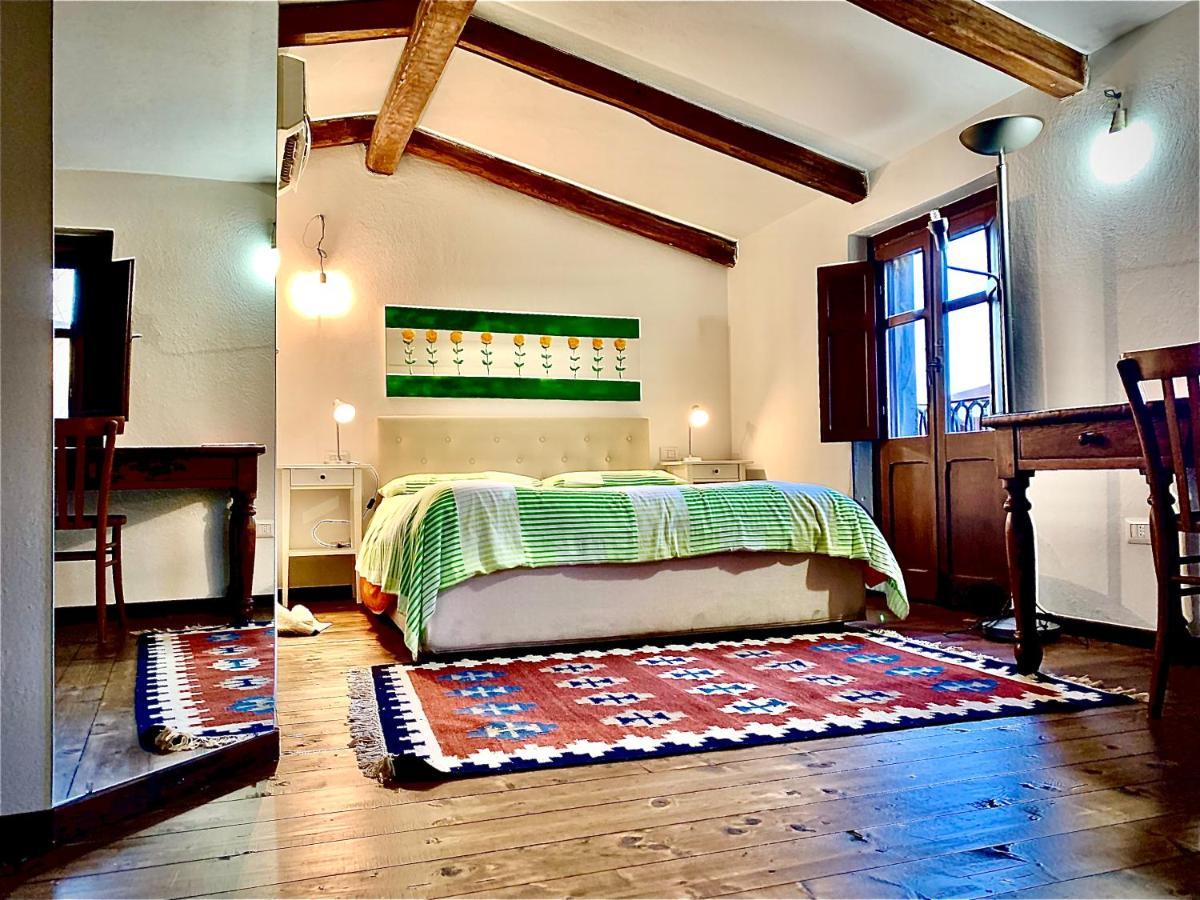 Casa De Ajala - B&B De Charme In Antica Dimora Totalmente Ristrutturata E Dotata Di Tutti I Confort Bagni Privati Spazio Living Patio Esterno Ambienti Climatizzati Degustazioni Prodotti Locali Làconi Eksteriør bilde